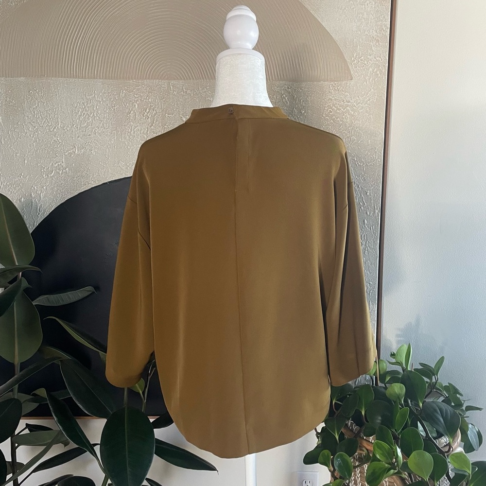 Uniqlo mustard brown boxy blouse - Picture 2 of 3